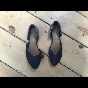 Toms navy colored shoes